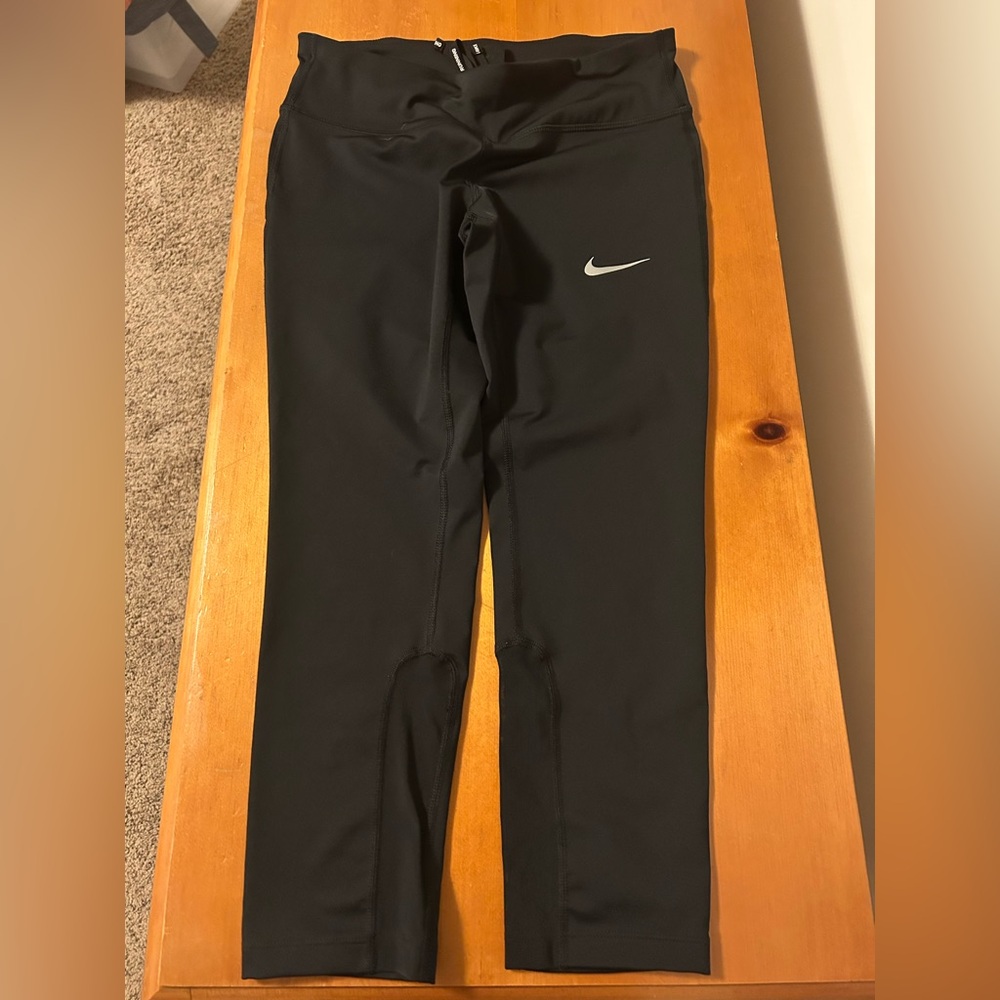 Nike Dri-FIT 3/4 length leggings - size S